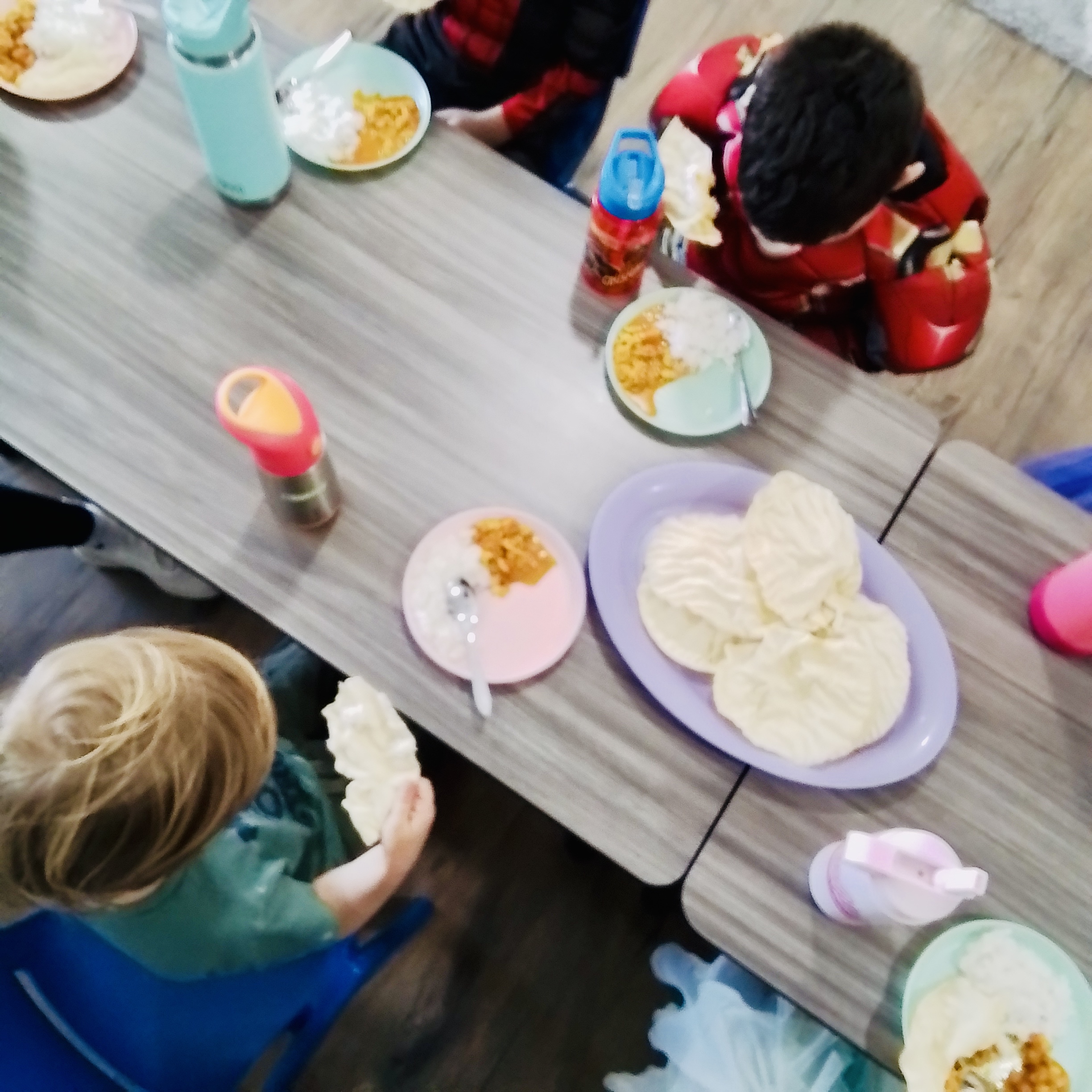 Stratton Children Eating 1.1